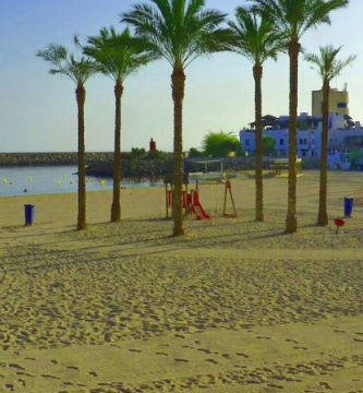 PLAYA JUEGOS NIÑOS AGUADULCE